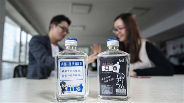 如何推廣白酒？可以借鑒江小白的推廣套路！