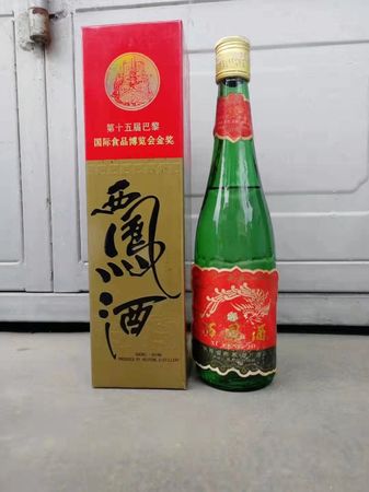 西鳳酒10年45度多少錢一箱(西鳳酒10年45度價格)