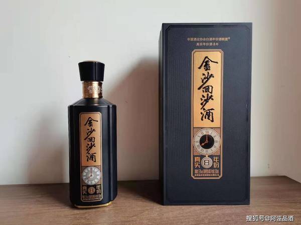 53度芝麻香軍酒價(jià)格(軍馬酒芝麻香53度多少錢)