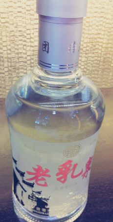 安徽乳泉白酒10年價(jià)格是多少錢一瓶(中國(guó)安徽乳泉白酒多少錢一瓶)