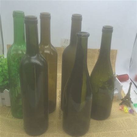 「微醺」酒標的藝術,長笛玻璃酒瓶配什么酒標圖案