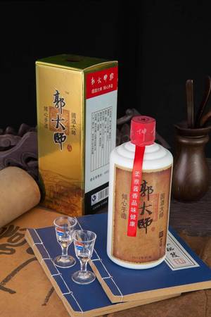 伊力老陳酒怎么打開(伊力老陳酒如何打開)