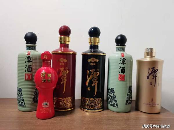 百丈潭酒42度多少錢(qián)一瓶(42度百老泉酒多少錢(qián)一瓶)