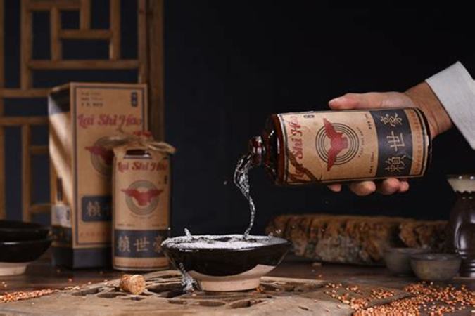 喝茅臺(tái)醬香白酒有什么好處,收藏茅臺(tái)醬香白酒有哪些好處